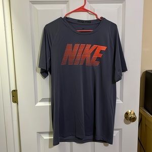 Nike Pro like new Size L Mens shirt